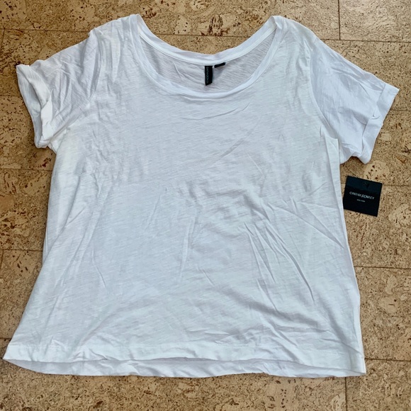 Cynthia Rowley T- Shirts - set of 2 - Picture 1 of 8